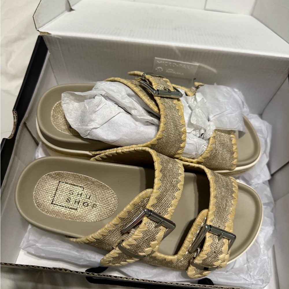 ShuShop Metallic Gold Sandals - Picture 4 of 6